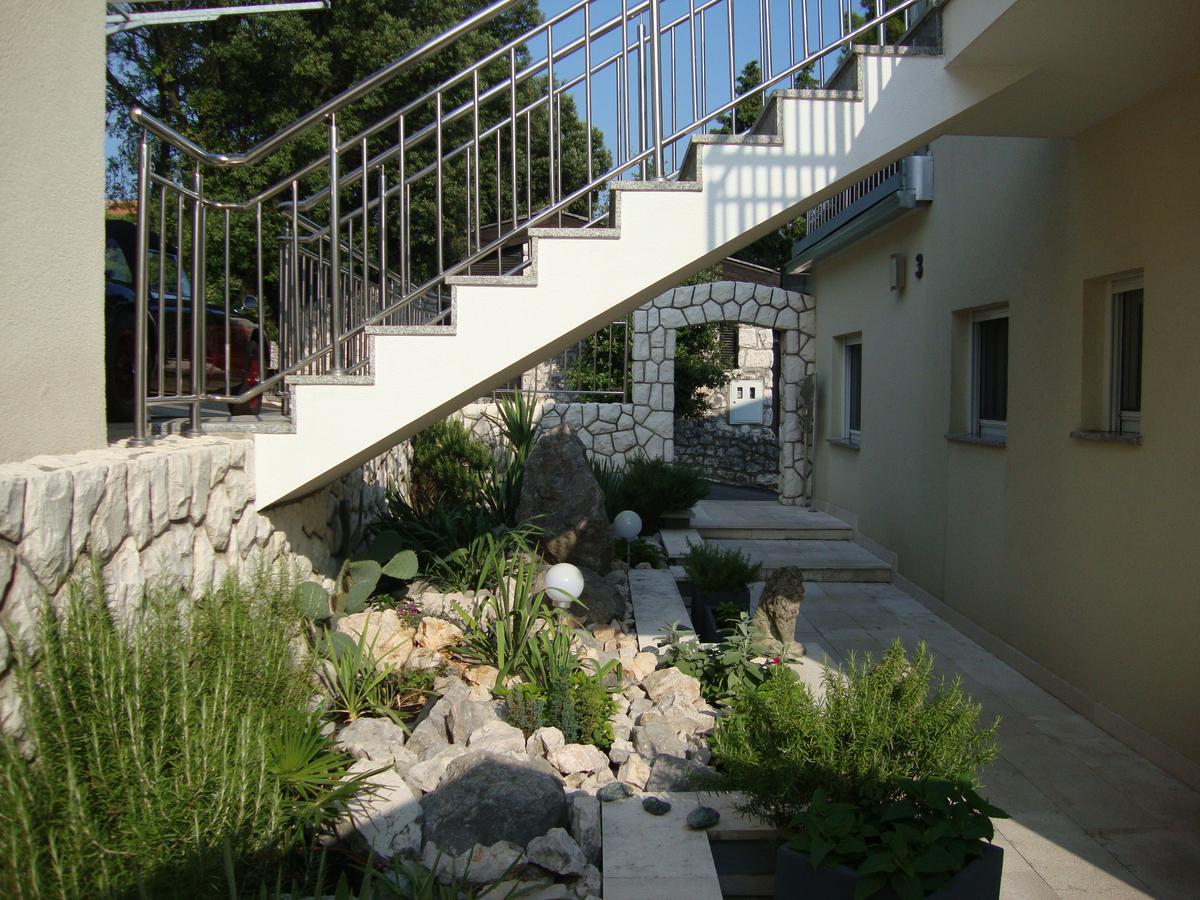 Apartments Ilona Novi Vinodolski Exterior foto