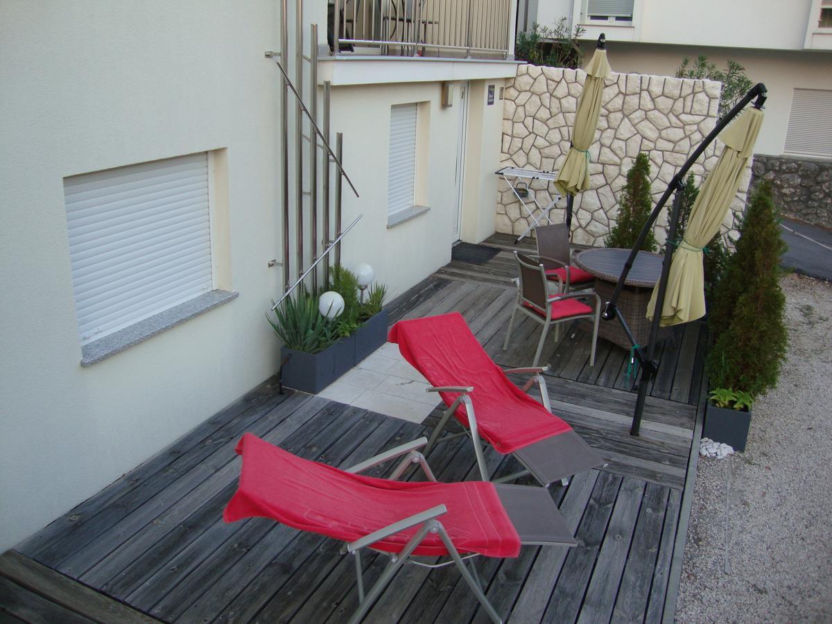 Apartments Ilona Novi Vinodolski Exterior foto